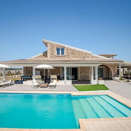 Hollywood-style With Private Pool Villa Migliarello