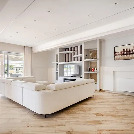 Hollywood-style With Private Pool Villa Migliarello