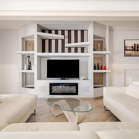 Hollywood-style With Private Pool * Migliarello