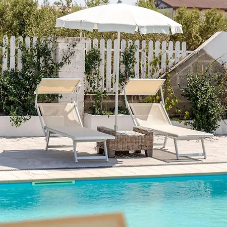 Hollywood-style With Private Pool